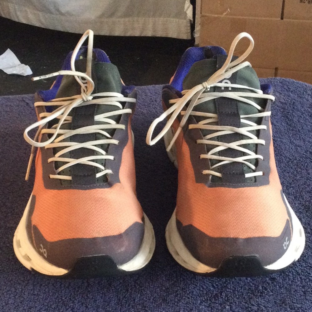 On Running Cloud Men’s Running Shoes in Peach and Gray